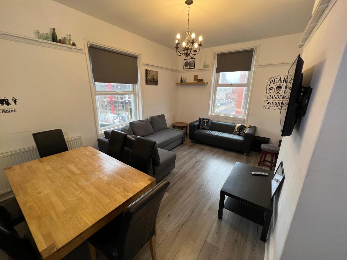 Peaky Blinders Apartment 5 Min Walk To Blackpool Tower Sleeps Up To 14 Exterior foto